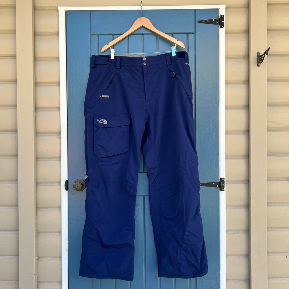 The North Face Snow Pants
Black Insulted Ski Snowboard Hyvent Men’s Size XXL